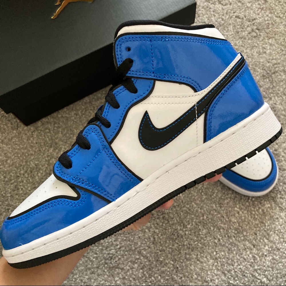 Nike Air Jordan 1 Mid SE Signal Blue NWT - Picture 5 of 8